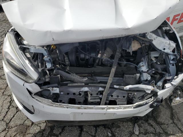 1FADP3K25JL287628 - 2018 FORD FOCUS SE WHITE photo 11