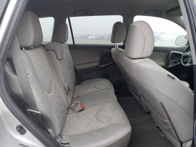 2T3BF4DV4CW199087 - 2012 TOYOTA RAV4 SILVER photo 11