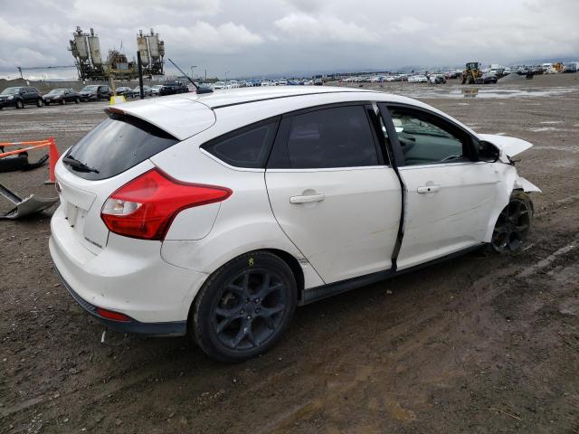 1FAHP3N24CL337242 - 2012 FORD FOCUS TITANIUM WHITE photo 3