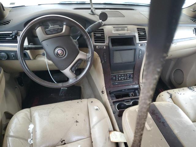 1GYS4HEF3BR307860 - 2011 CADILLAC ESCALADE ESV LUXURY WHITE photo 8