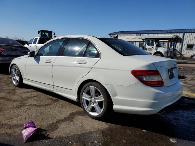 WDDGF8BB5BR154217 - 2011 MERCEDES-BENZ C 300 4MATIC WHITE photo 2