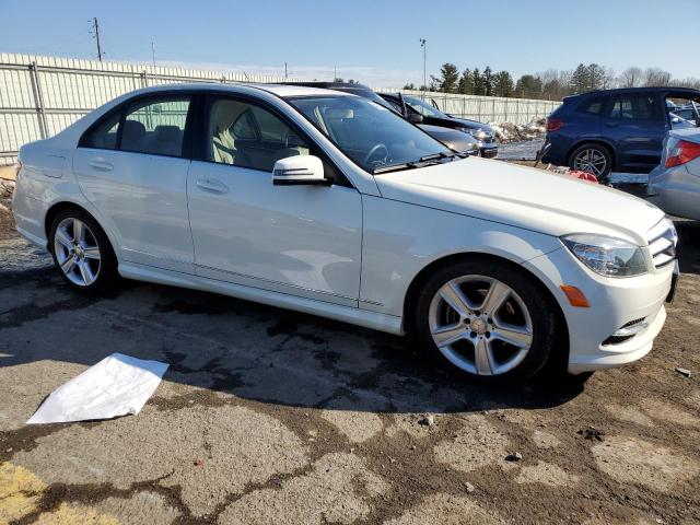 WDDGF8BB5BR154217 - 2011 MERCEDES-BENZ C 300 4MATIC WHITE photo 4