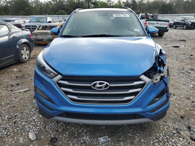 KM8J33A23JU696422 - 2018 HYUNDAI TUCSON VALUE BLUE photo 5