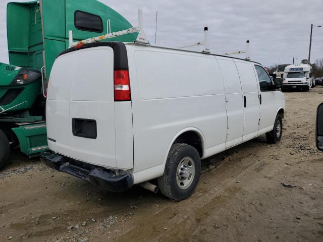 1GCWGBFG9J1339616 - 2018 CHEVROLET EXPRESS G2 WHITE photo 3