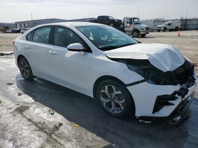 3KPF24AD0KE064045 - 2019 KIA FORTE FE WHITE photo 4