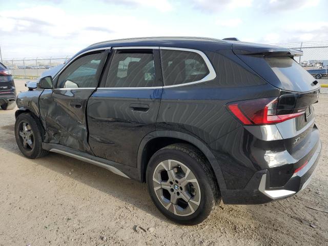 WBX73EF07P5X77043 - 2023 BMW X1 XDRIVE28I BLACK photo 2