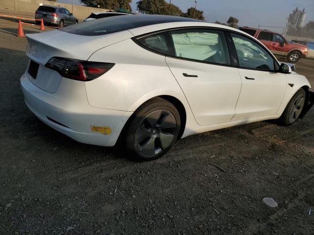 5YJ3E1EA0NF147997 - 2022 TESLA MODEL 3 WHITE photo 3