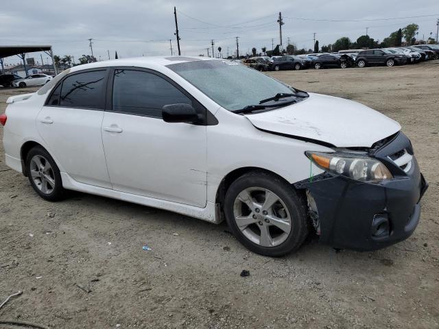 5YFBU4EE4DP099541 - 2013 TOYOTA COROLLA BASE WHITE photo 4