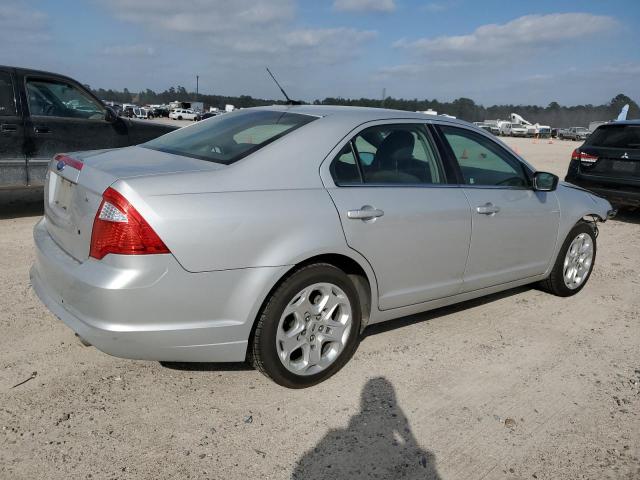 3FAHP0HGXAR286513 - 2010 FORD FUSION SE SILVER photo 3