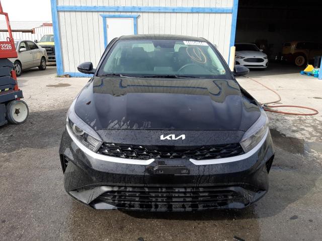 3KPF24AD2RE698659 - 2024 KIA FORTE LX BLACK photo 5