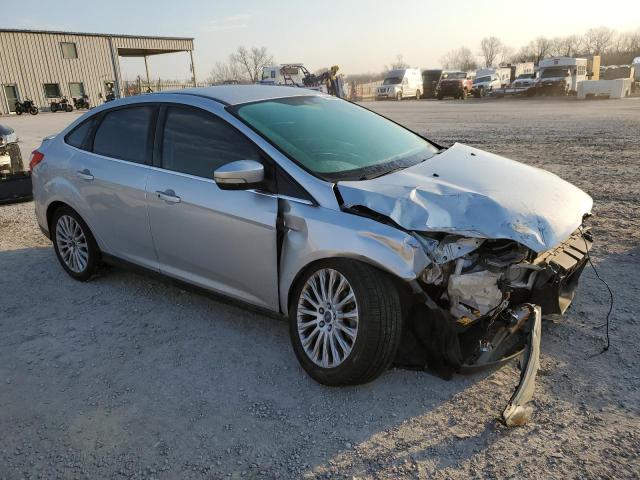 1FAHP3J24CL476454 - 2012 FORD FOCUS TITANIUM SILVER photo 4