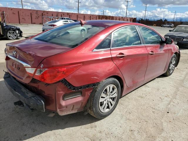 5NPEB4AC0CH366595 - 2012 HYUNDAI SONATA GLS RED photo 3