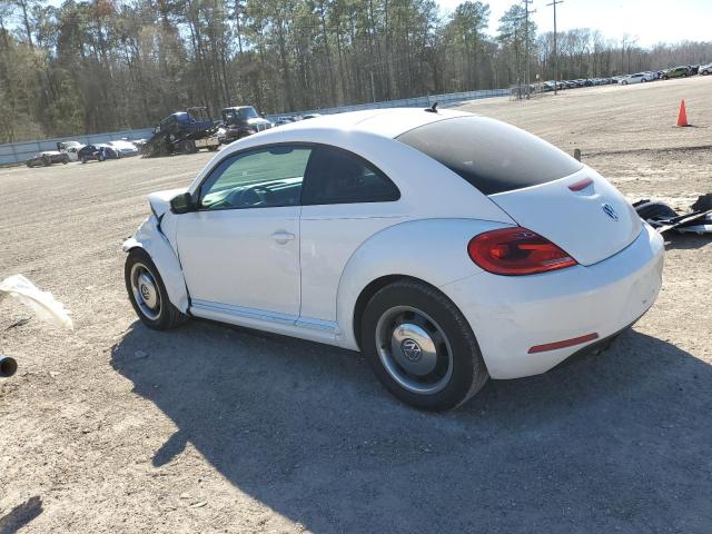 3VWJX7AT0DM605878 - 2013 VOLKSWAGEN BEETLE WHITE photo 2