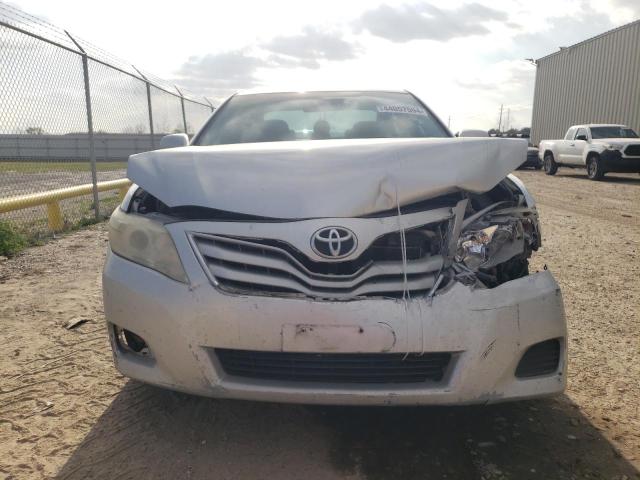 4T1BF3EK5BU672338 - 2011 TOYOTA CAMRY BASE SILVER photo 5