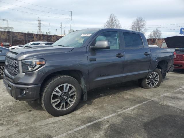 5TFDW5F11KX784972 - 2019 TOYOTA TUNDRA CREWMAX SR5 GRAY photo 1