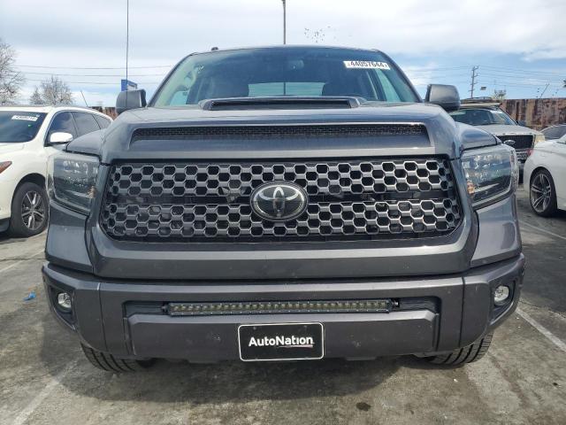 5TFDW5F11KX784972 - 2019 TOYOTA TUNDRA CREWMAX SR5 GRAY photo 5