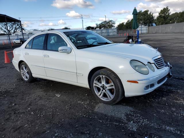 WDBUF56J26A931582 - 2006 MERCEDES-BENZ E 350 WHITE photo 4