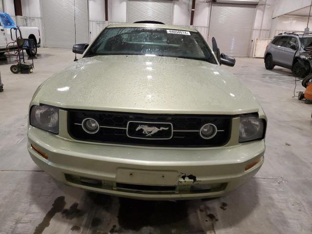 1ZVFT80N265237366 - 2006 FORD MUSTANG GREEN photo 5