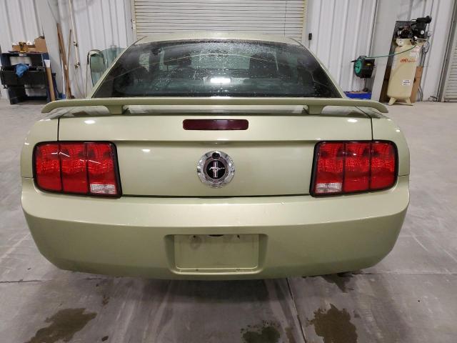 1ZVFT80N265237366 - 2006 FORD MUSTANG GREEN photo 6