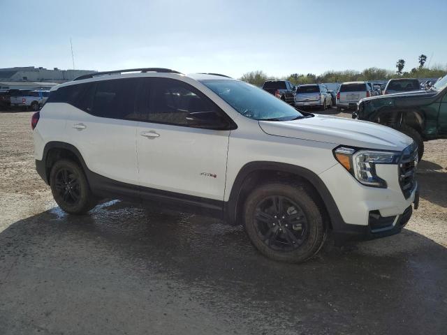 3GKALYEVXNL188796 - 2022 GMC TERRAIN AT4 WHITE photo 4