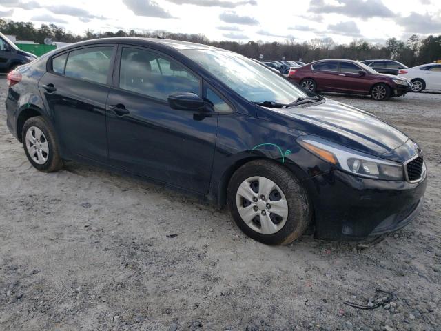 3KPFK4A75JE213297 - 2018 KIA FORTE LX BLACK photo 4