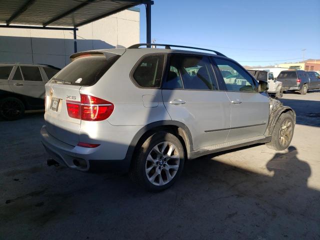 5UXZV4C56CL763584 - 2012 BMW X5 XDRIVE35I SILVER photo 3