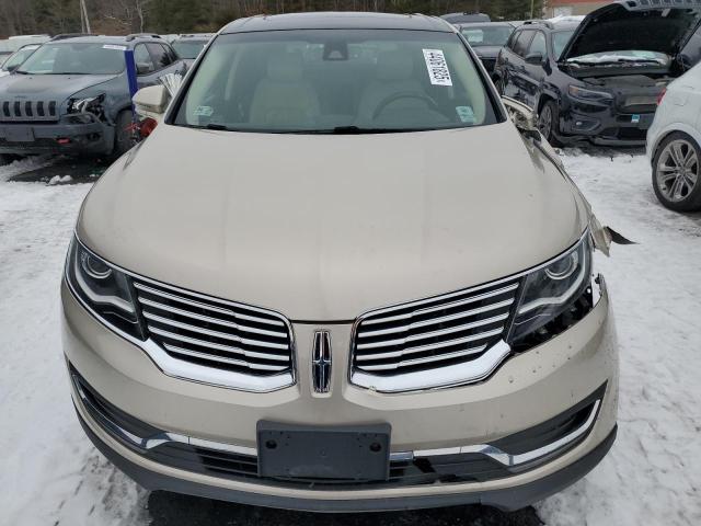 2LMPJ8LR0HBL37895 - 2017 LINCOLN MKX RESERVE Կրեմագույն լուսանկար 5