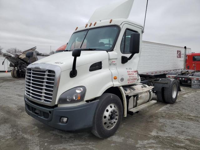 3AKBGADV9LSLH4103 - 2020 FREIGHTLINER CASCADIA 1 WHITE photo 2