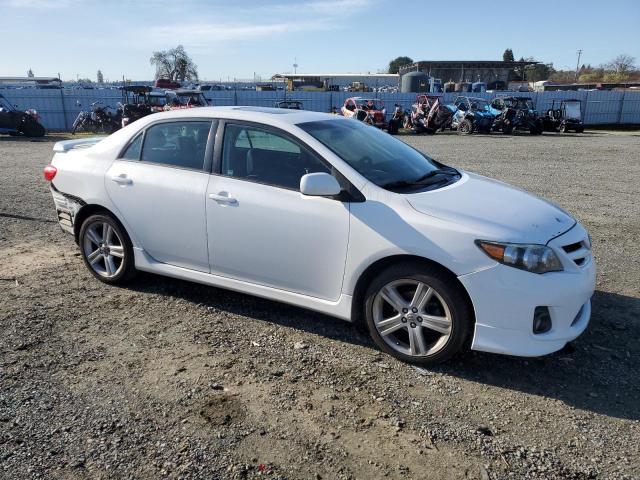 2T1BU4EE8DC987273 - 2013 TOYOTA CORROLA BASE WHITE photo 4