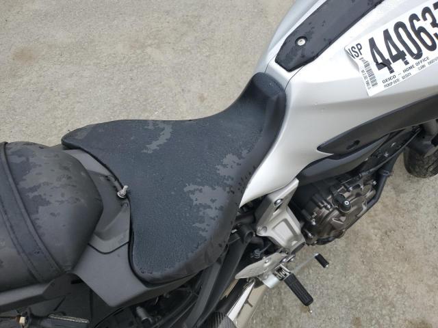 JYARM06Y3HA003906 - 2017 YAMAHA FZ07 C SILVER photo 5