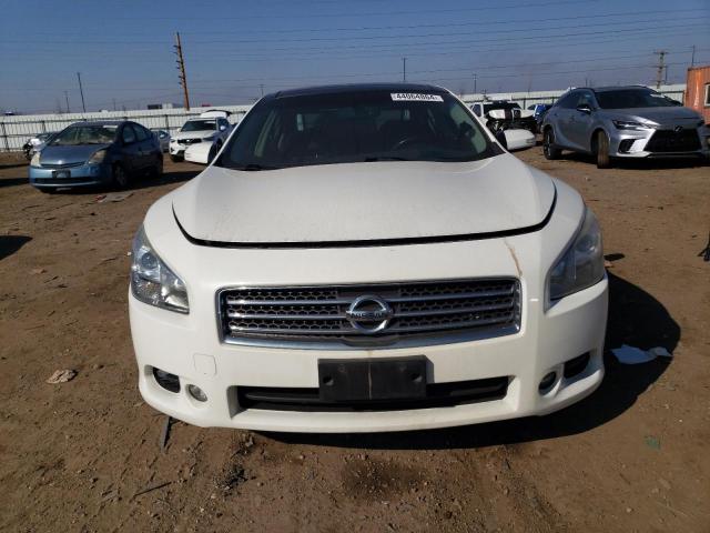 1N4AA5AP5AC874487 - 2010 NISSAN MAXIMA S WHITE photo 5