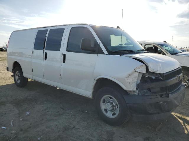 1GCWGBFG2L1127319 - 2020 CHEVROLET EXPRESS G2 WHITE photo 4