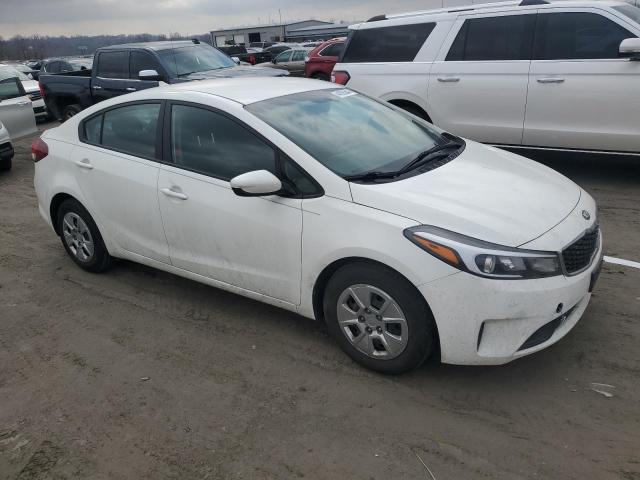 3KPFK4A73HE096006 - 2017 KIA FORTE LX WHITE photo 4