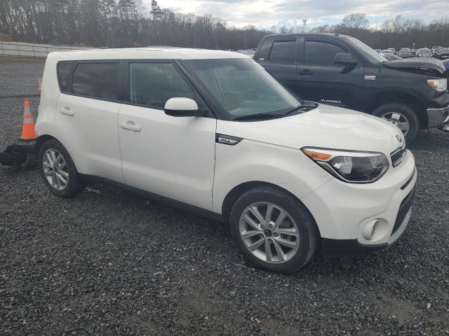 KNDJP3A58K7908654 - 2019 KIA SOUL + WHITE photo 4