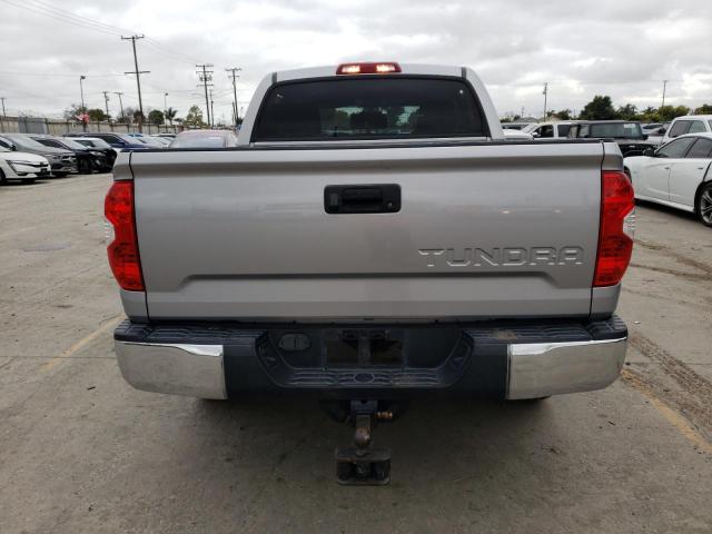 5TFDY5F13HX661192 - 2017 TOYOTA TUNDRA CREWMAX SR5 SILVER photo 6