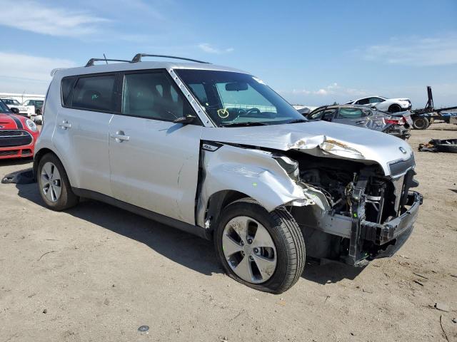 KNDJN2A21F7805457 - 2015 KIA SOUL SILVER photo 4