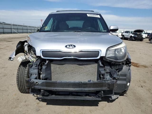 KNDJN2A21F7805457 - 2015 KIA SOUL SILVER photo 5