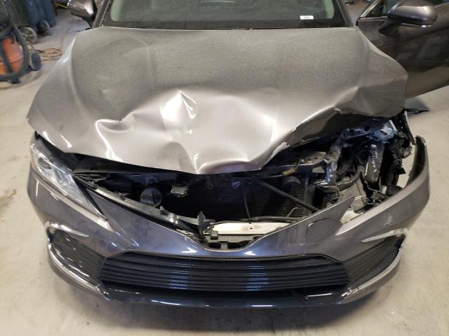 4T1F31AK1NU573427 - 2022 TOYOTA CAMRY XLE CHARCOAL photo 11