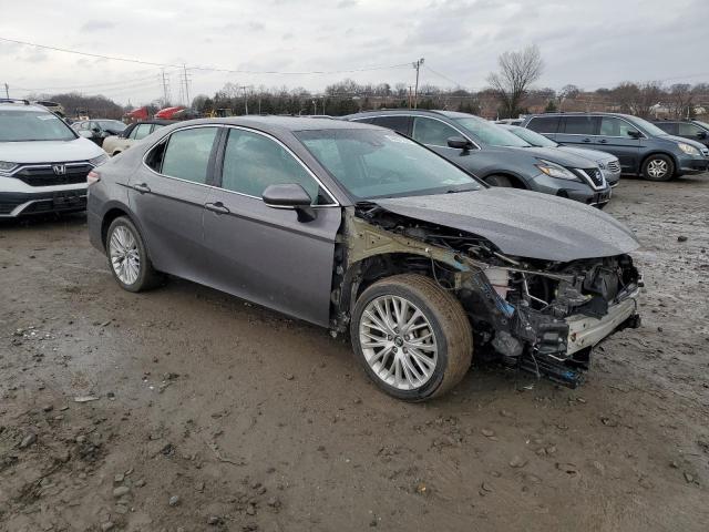 4T1B11HK6JU029820 - 2018 TOYOTA CAMRY L GRAY photo 4