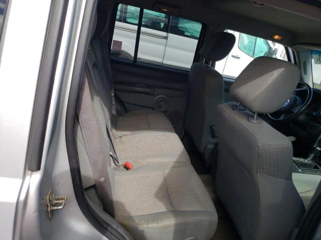 1J8HG48K26C337278 - 2006 JEEP COMMANDER 银色 照片 11