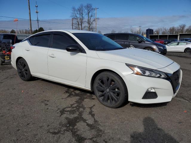 1N4BL4CV7KC164173 - 2019 NISSAN ALTIMA SR WHITE photo 4