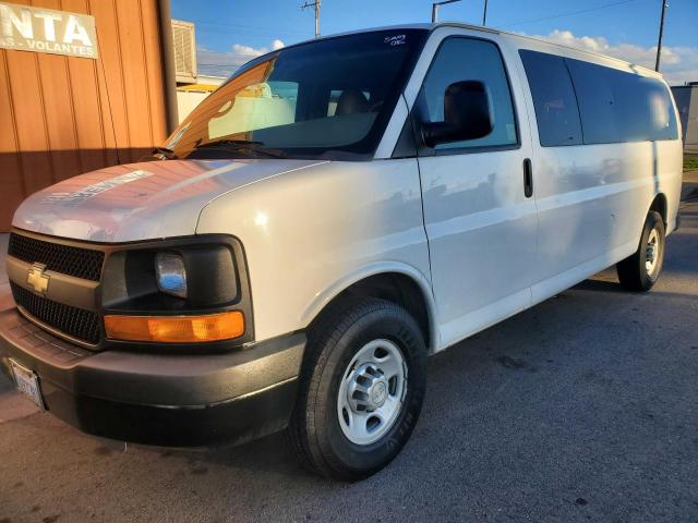 1GAZGZFG7C1185005 - 2012 CHEVROLET EXPRESS G3 LS WHITE photo 2