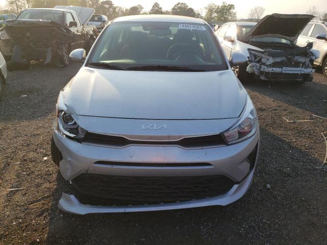 3KPA24AD2NE458435 - 2022 KIA RIO LX SILVER photo 5