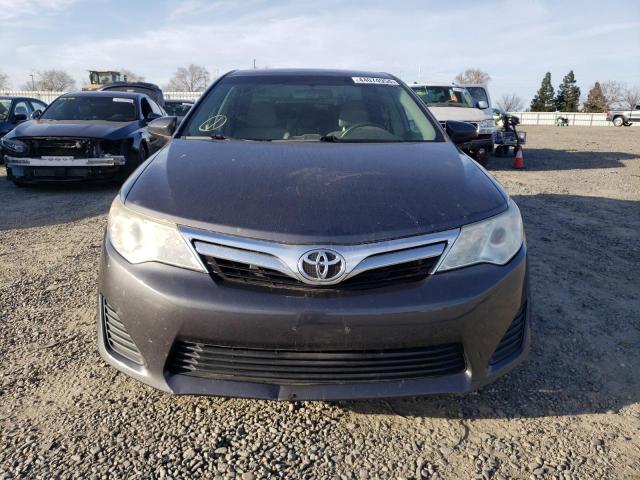 4T1BF1FK1EU402336 - 2014 TOYOTA CAMRY L GRAY photo 5