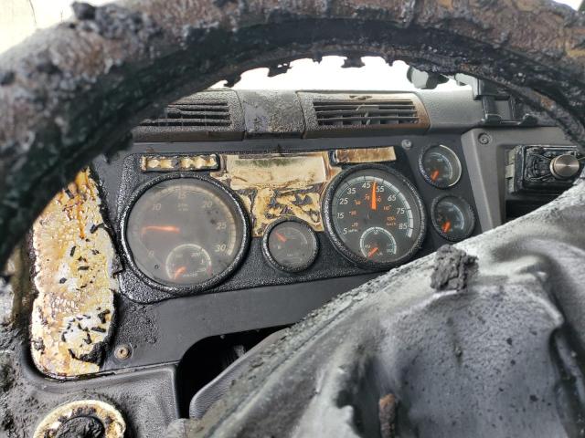 3AKJGLD50GSHD8487 - 2016 FREIGHTLINER CASCADIA 125 RED photo 8