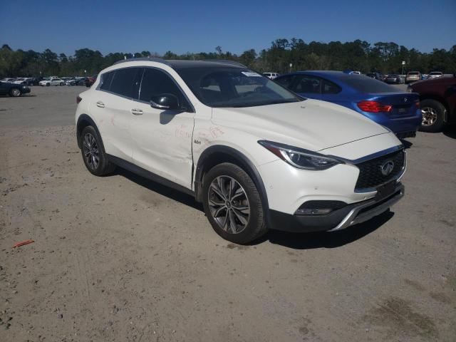 SJKCH5CR0JA041766 - 2018 INFINITI QX30 BASE WHITE photo 4