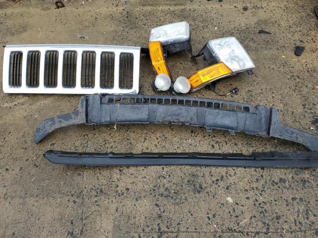 1J4RG4GKXAC108699 - 2010 JEEP COMMANDER SPORT ვერცხლისფერი ფოტო 13