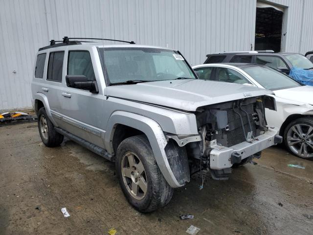 1J4RG4GKXAC108699 - 2010 JEEP COMMANDER SPORT SILVER photo 4