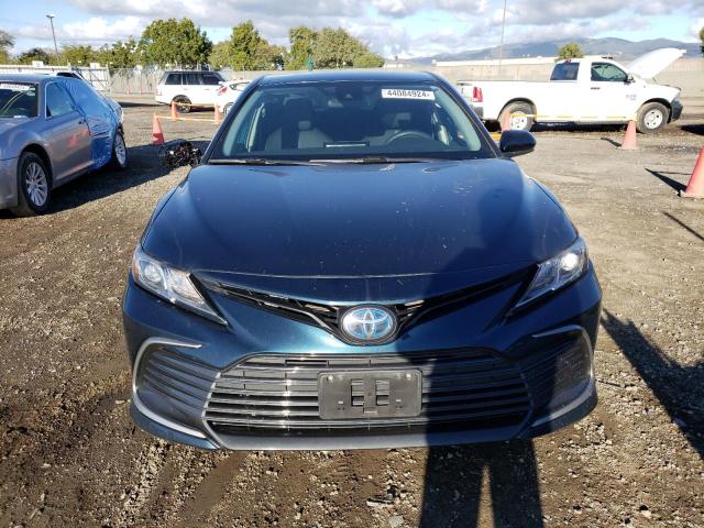 4T1C31AK7MU550025 - 2021 TOYOTA CAMRY LE TEAL photo 5