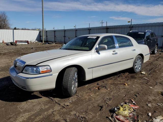 1LNHM83VX7Y606796 - 2007 LINCOLN TOWN CAR DESIGNER SILVER photo 1